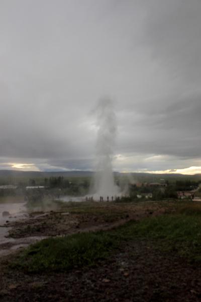 iceland070.JPG - Strokkur in the Great Geysir area
