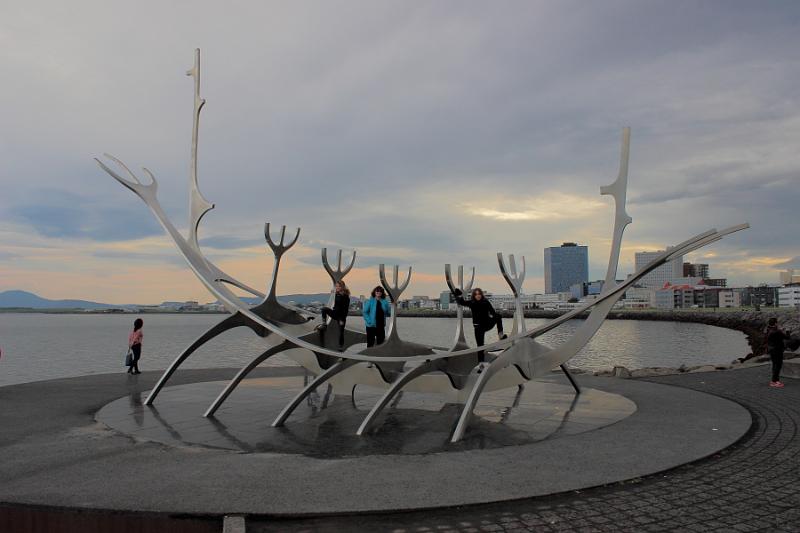 iceland075.JPG - Sun Voyager sculpture in Reykjavik