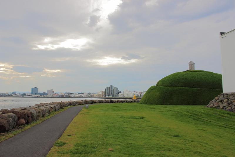 iceland078.JPG - Thufa или “Кочка” in Reykjavik 