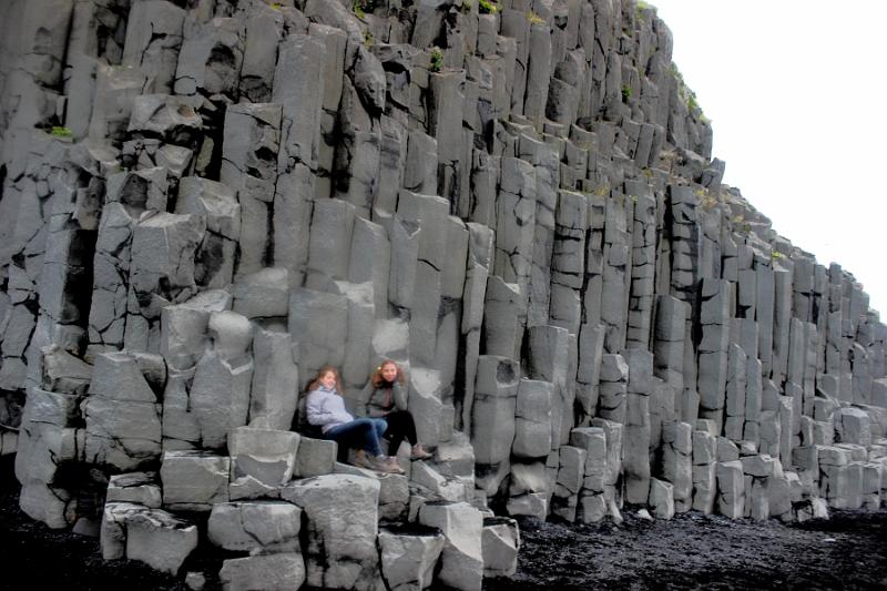 iceland203.JPG - Studlaberg basalt columns on Reynisfjara black sand beach near Vik