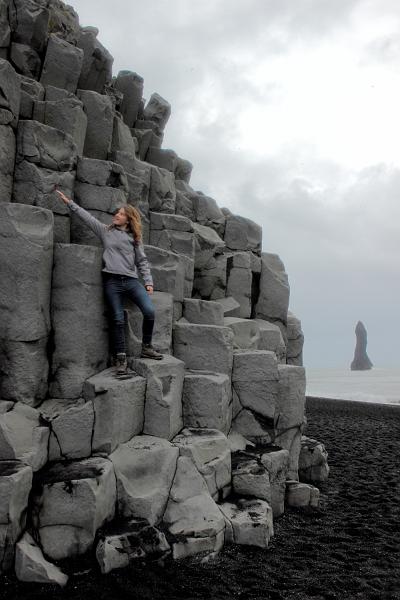 iceland204.JPG - Studlaberg basalt columns on Reynisfjara black sand beach near Vik