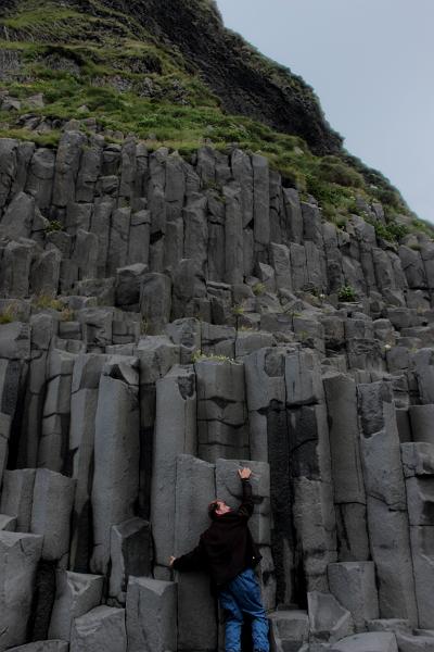 iceland206.JPG - Studlaberg basalt columns on Reynisfjara black sand beach near Vik