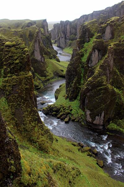 iceland230.JPG - Fjaðrárgljúfur canyon