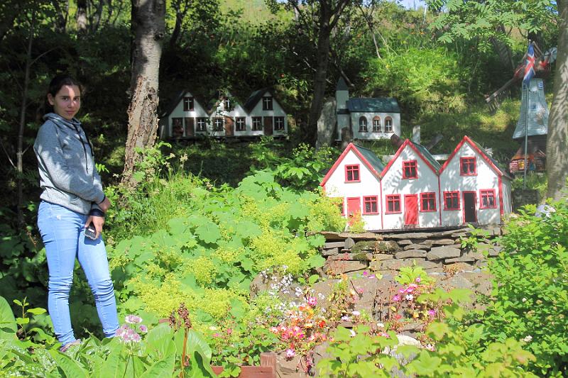 iceland403.JPG - Petra's  stone museum in Stöðvarfjörður