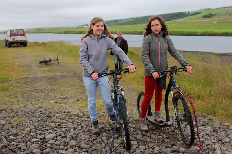 iceland468.JPG - Dog scootering in Akureyri 