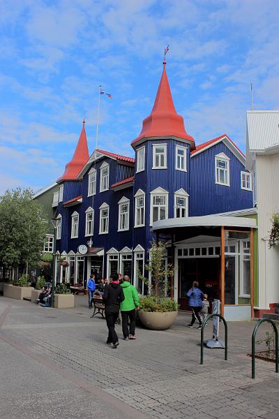 iceland497.JPG - Central street in Akureyri 