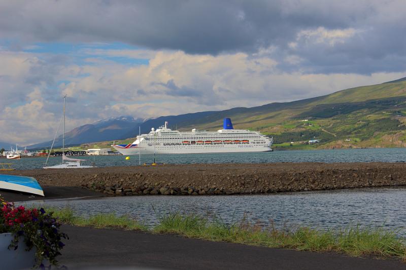iceland545.JPG - Harbour of Akureyri 