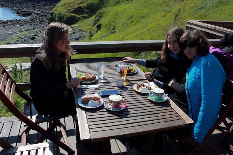 iceland756.JPG - Breakfast in a picturesque town of Hellnar  