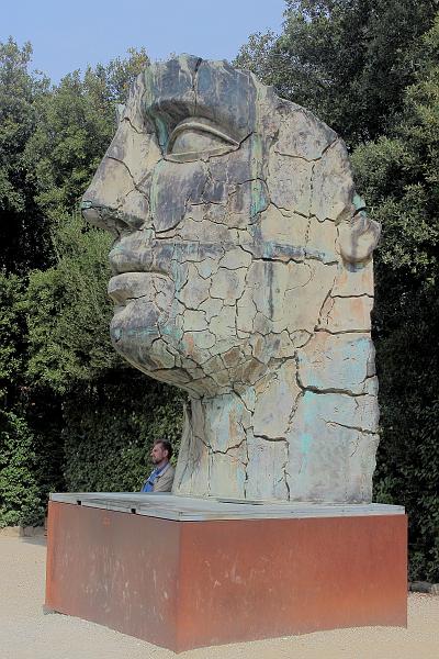 italy0215.JPG - Boboli Gardens head sculpture