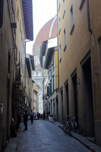 italy0222.JPG - A street near Florence Duomo 