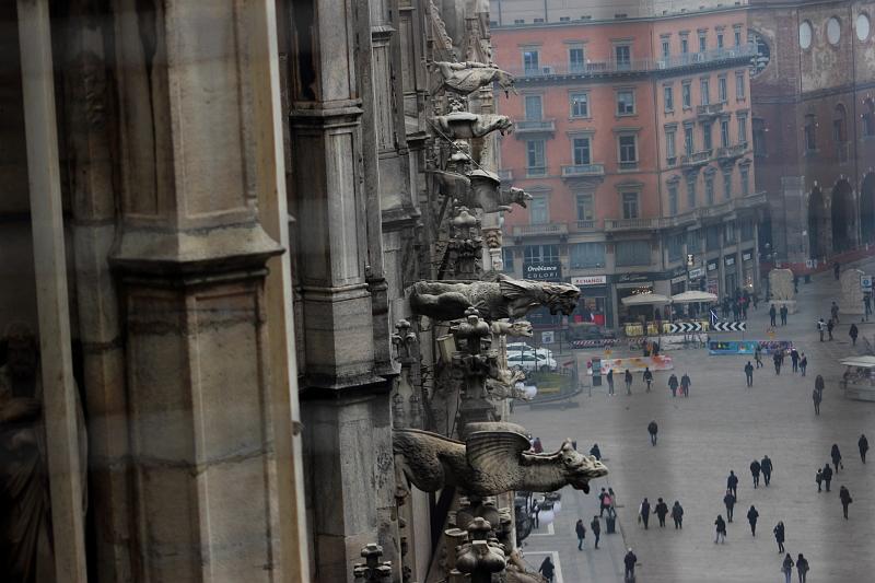 italy0032.JPG - Gargoyle mounted on  Duomo di Milano