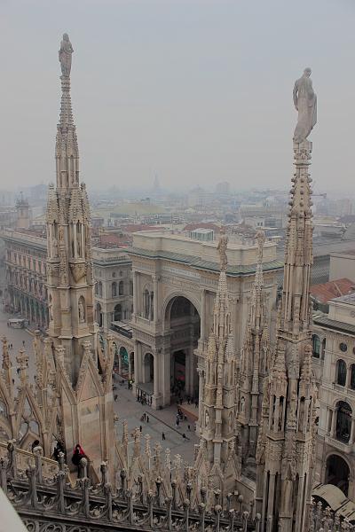 italy0046.JPG - View from the Roof of the Duomo di Milano