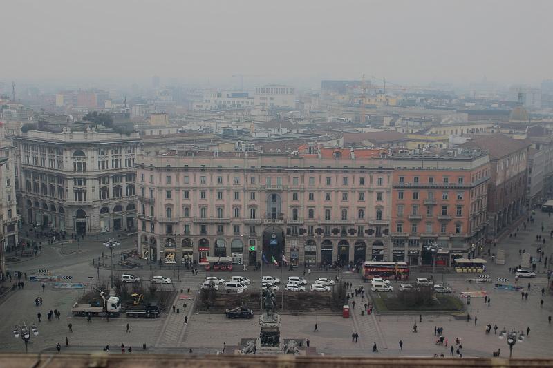 italy0047.JPG - View from the Roof of the Duomo di Milano