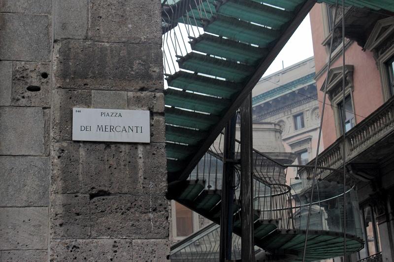 italy0054.JPG - Piazza dei Mercanti