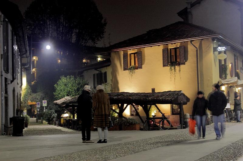 italy0060.JPG - Milano Antico lavatoio, Navigli canal 