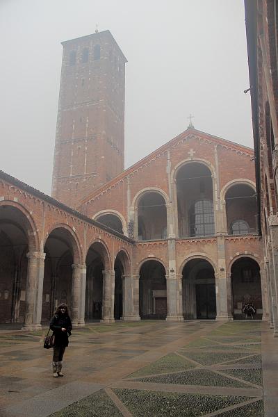 italy0062.JPG - Basilica of Sant Ambrogio