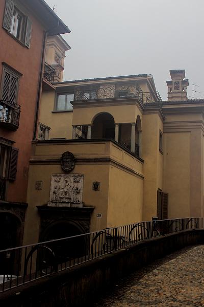 italy0118.JPG - A street in Bergamo