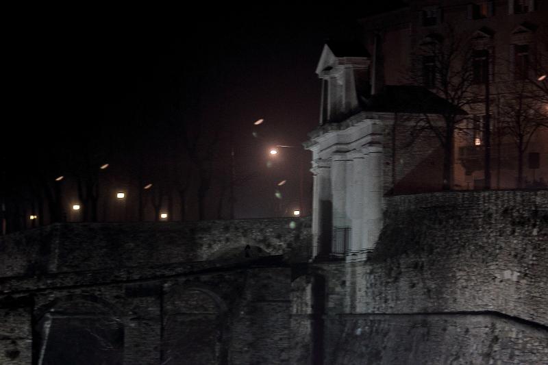 italy0147.JPG - Bergamo walls