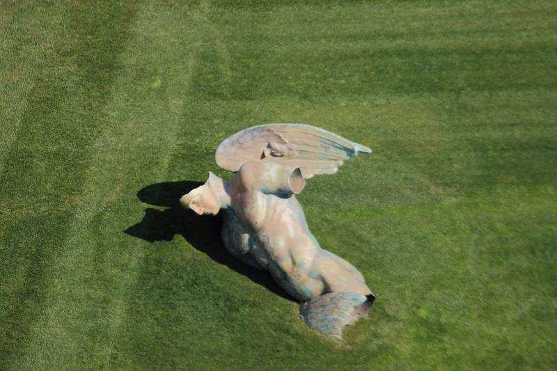 italy0297.JPG - A sculpture of a fallen angel “Icaro Caduto” in Pisa