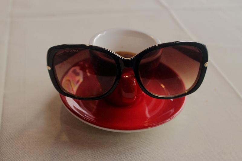 italy0324.JPG - Coffee Break