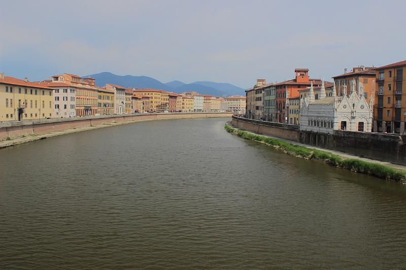 italy0331.JPG - Church of Santa Maria della Spina on the Arno river in Pisa
