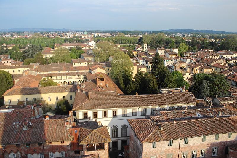 italy0356.JPG - View on Lucca from the Guinigi Tower