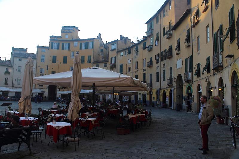 italy0362.JPG -  Lucca's Oval Square