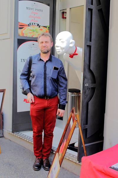 italy0148.JPG - On the streets of Rome