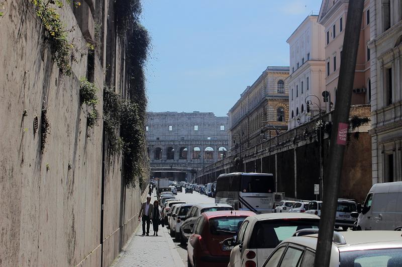 italy0149.JPG - The Colosseum