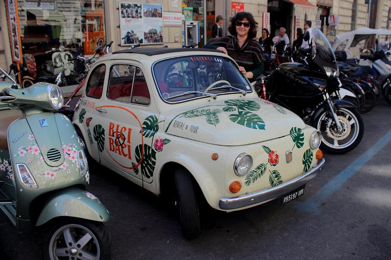 italy0150.JPG - On the streets of Rome