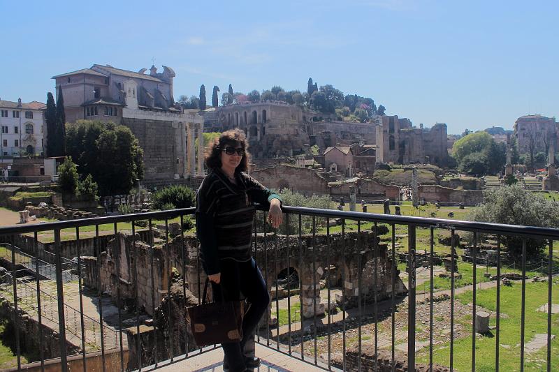 italy0155.JPG - The Forum of Caesar