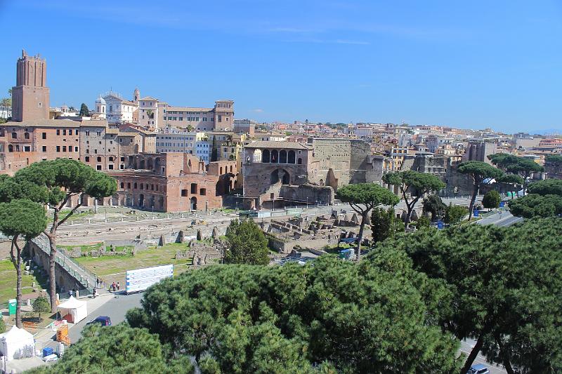 italy0159.JPG - View from the top of Victor Emmanuel II Monument