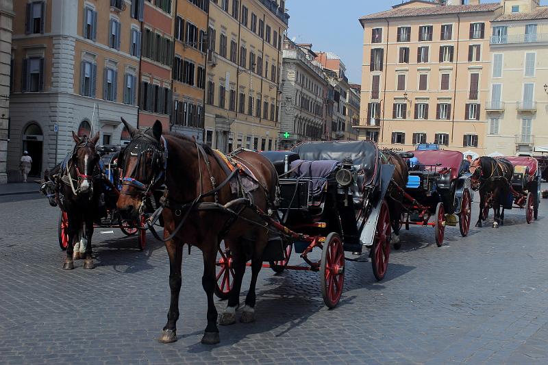 italy0376.JPG - A street near Spanish Steps