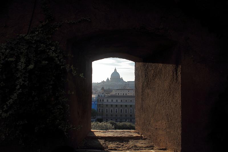 italy0402.JPG - St Peters Basilica from the Castel Sant'Angelo
