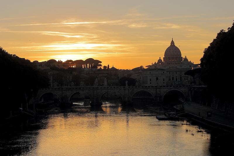 italy0406.JPG - St Peters Basilica at sunset