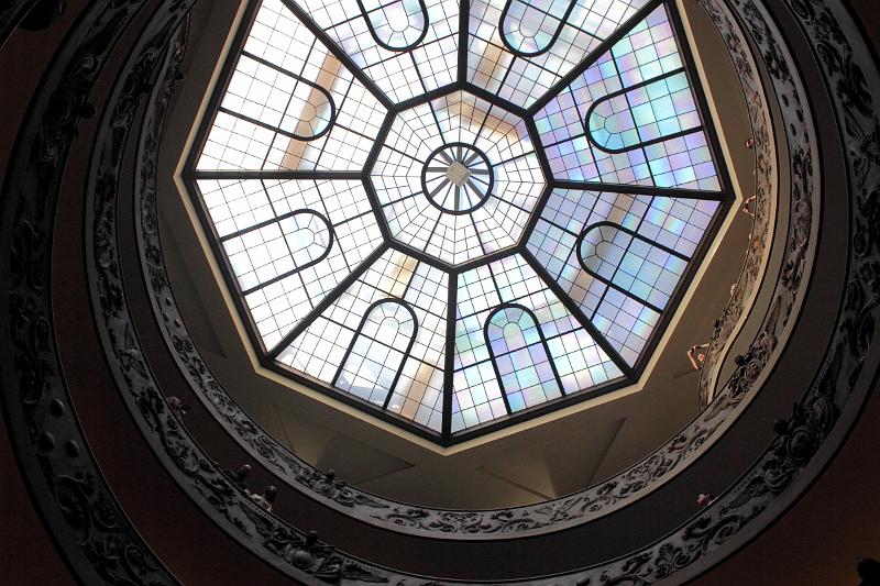 italy0409.JPG - Spiral stairs in Vatican museums 