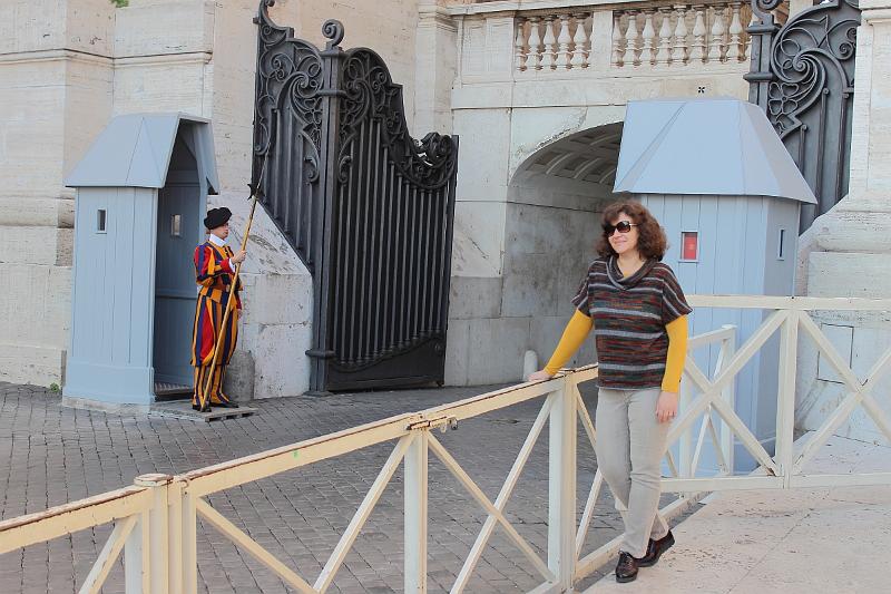 italy0425.JPG - Swiss Guards; Vatican City