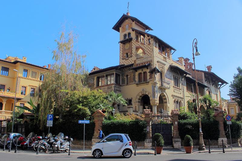 italy0441.JPG - Quartiere Coppede