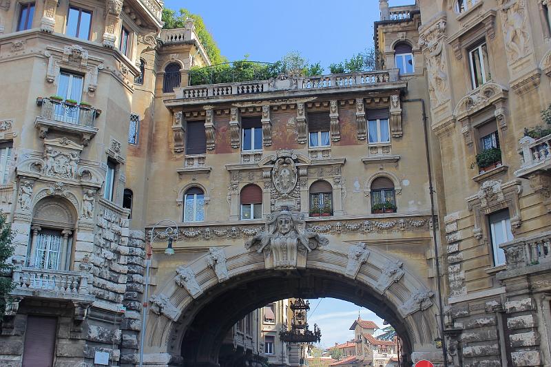 italy0447.JPG - Quartiere Coppede