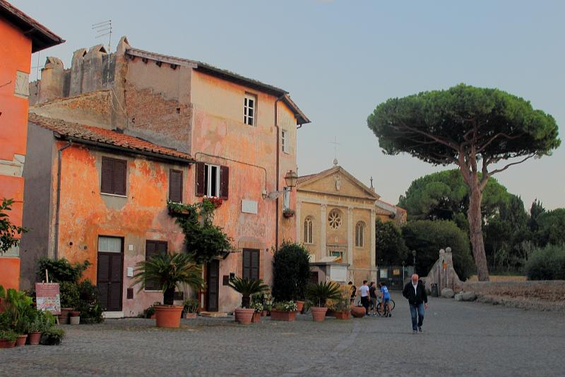 italy0475.JPG - Houses in Ostia Antica, an old italian village