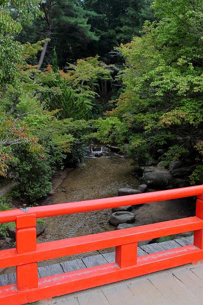 japan0303.JPG - On the way to ropeway to Mt Misen