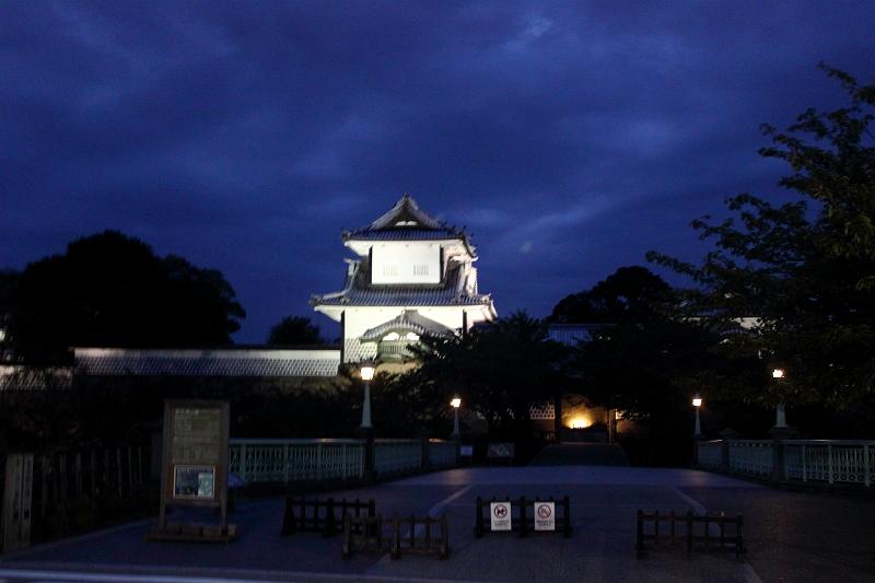 japan0533.JPG - Kanazawa Castle at night