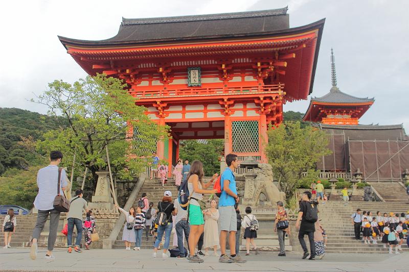 japan0021.JPG - Kiyomizu-dera Temple 