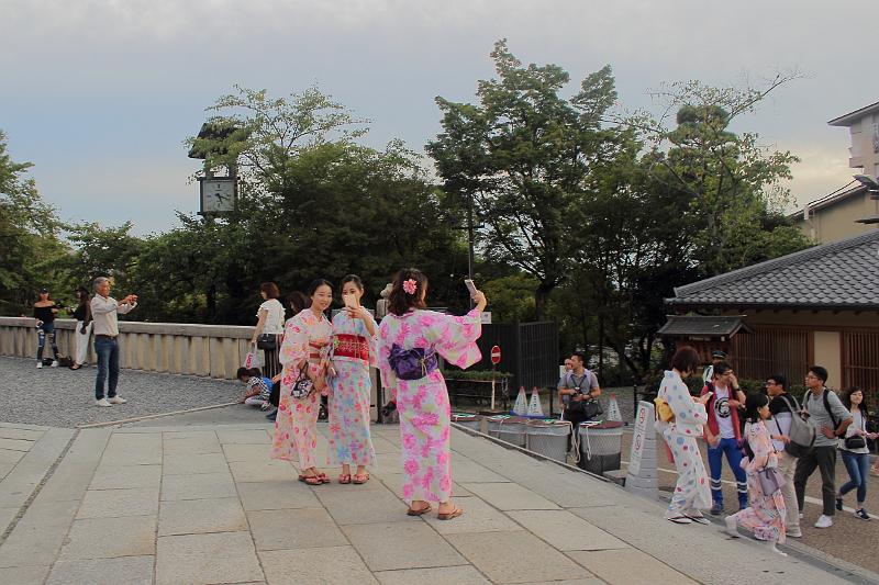 japan0023.JPG - At the entrance to Kiyomizu-dera Temple 