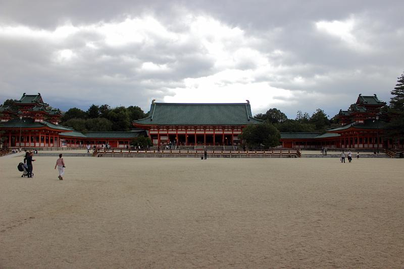 japan0200.JPG - Heian Jingu Shrine