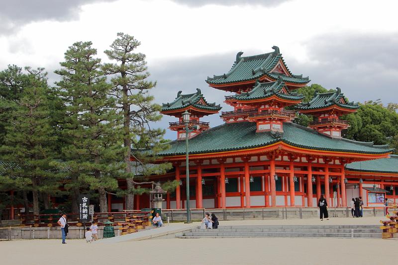 japan0201.JPG - Heian Jingu Shrine