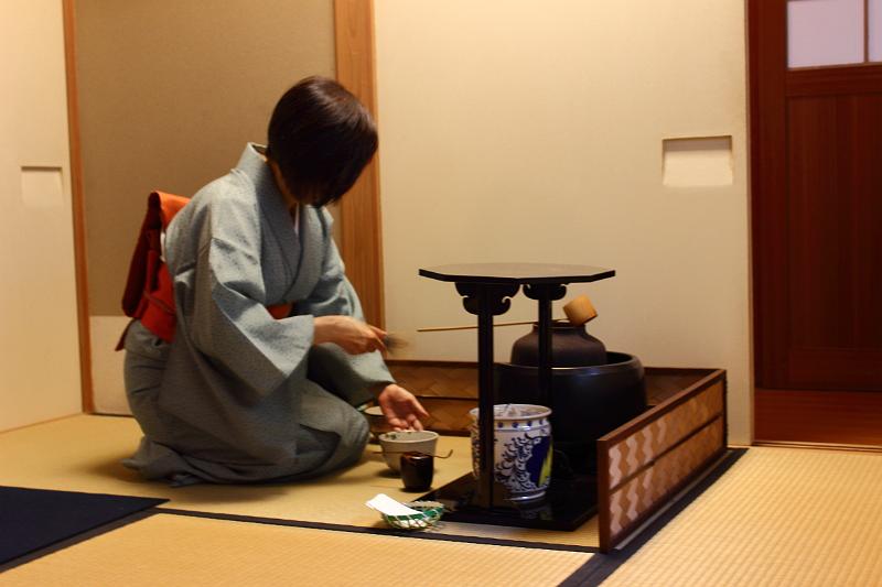 japan0605.JPG - Tea ceremony in a traditional japanese tea house