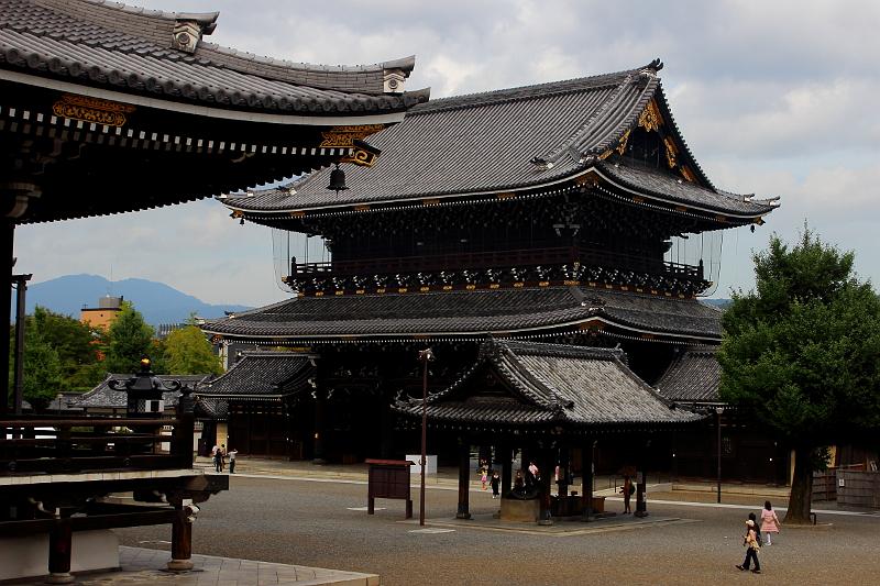 japan0616.JPG - Higashi Honganji Temple