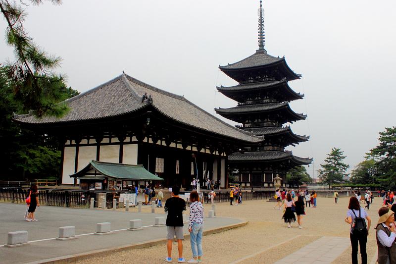 japan0329.JPG - Kōfuku-ji, a Buddhist temple