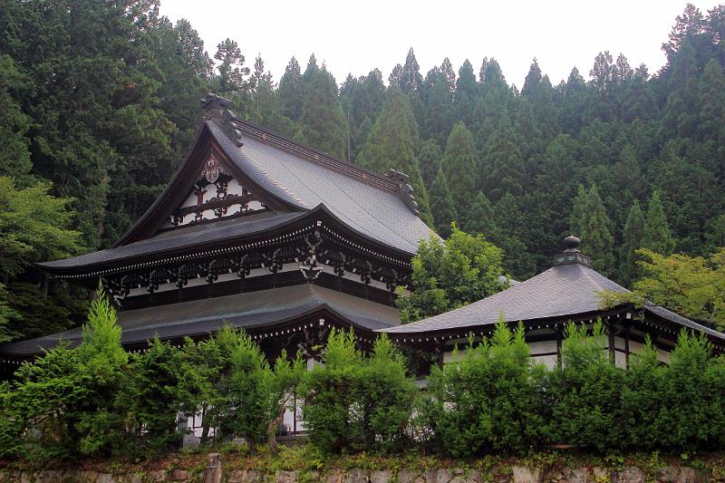 japan0499.JPG - On the Temple path